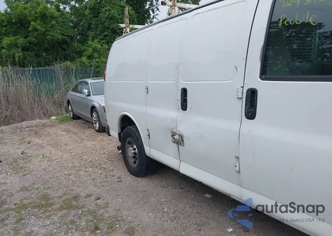 2011 Chevrolet Express 2500 Work Van from USA, damaged, VIN 1GCWGFCA4B1172655